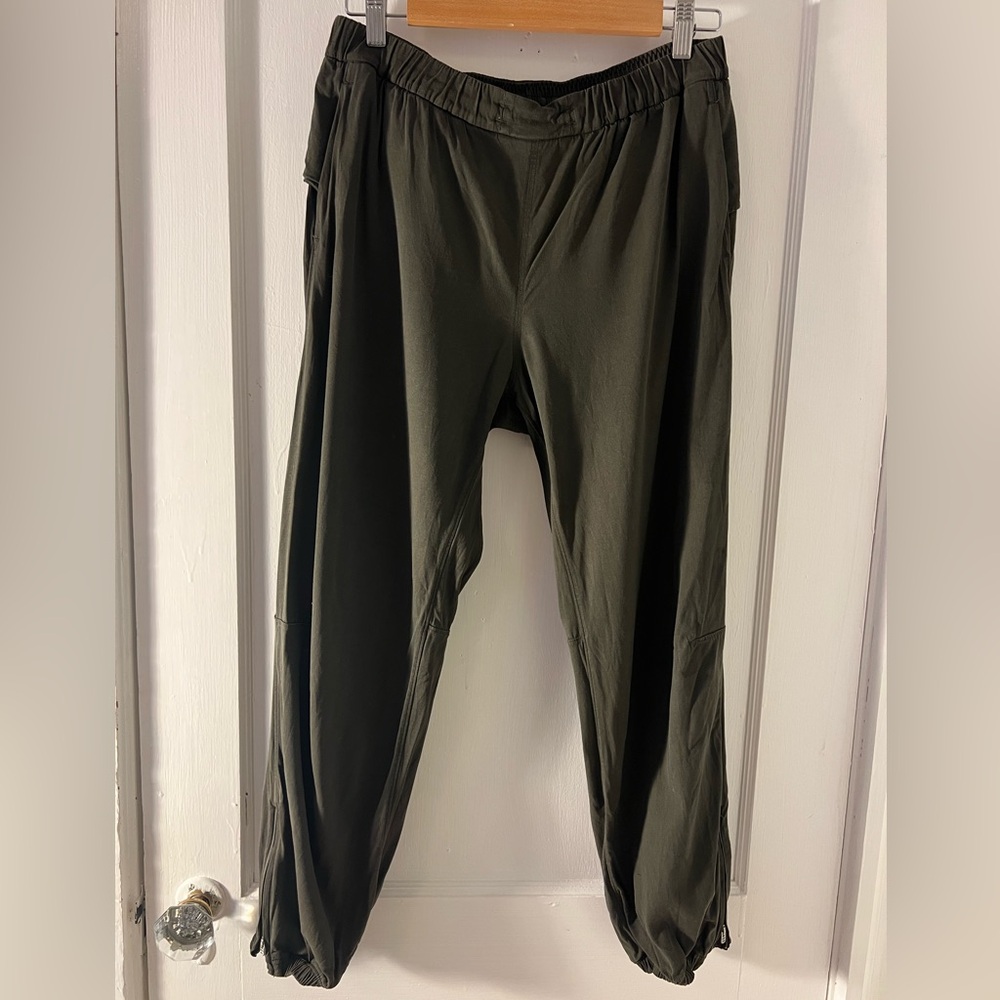 Lululemon Green Jogger Pants